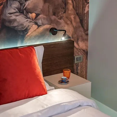 Dreamers In Belsiana Condotti Int 9 * רומא
