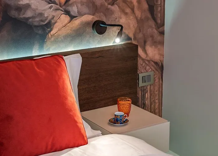 Dreamers In Belsiana Condotti Int 9 * Rome