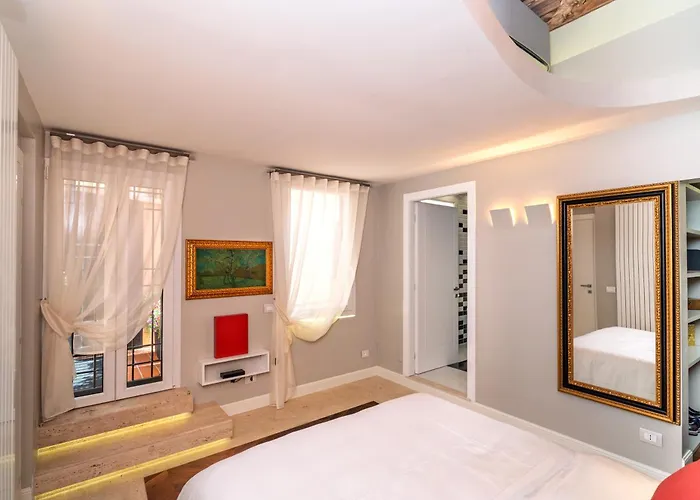 Dreamers In Belsiana Condotti Int 9 * Rome